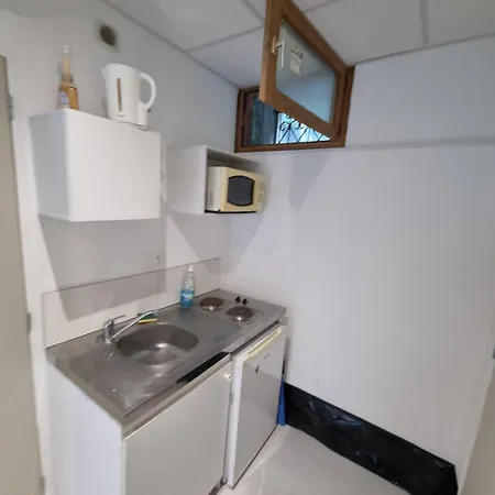 Appartamento Petit Studio Refait A Neuf