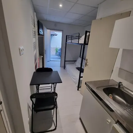 Appartamento Petit Studio Refait A Neuf